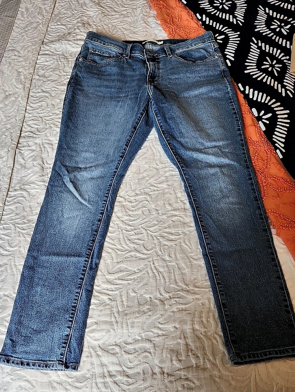 Levi's Straight Leg Jeans in Blue Size 12